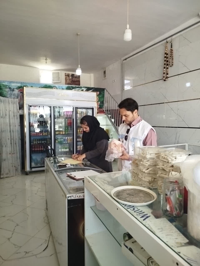 کشف و معدوم‌سازی ۶۰ کیلوگرم مواد غذایی فاسد در محورهای مواصلاتی ششتمد  